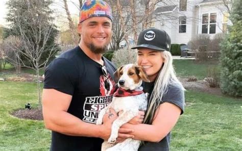 toni storm boyfriend|Toni Storm confirms shes married to former WWE。